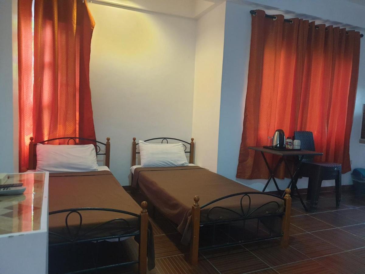 Palhi Resort Caticlan Buitenkant foto
